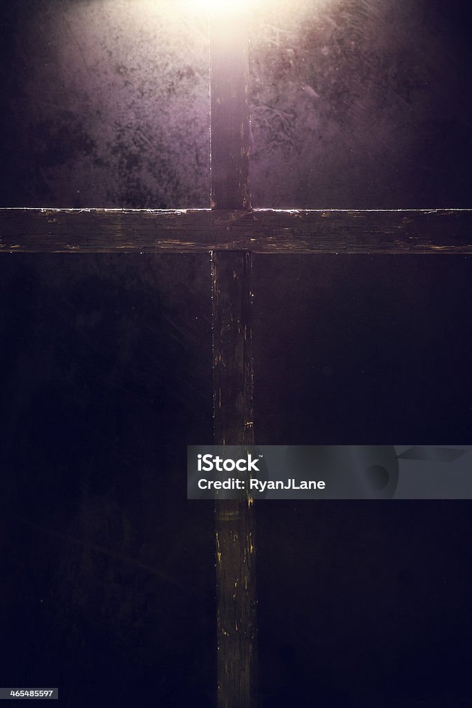 Dunkle Cross mit Licht über dem Kopf - Lizenzfrei Auferstehung - Religion Stock-Foto