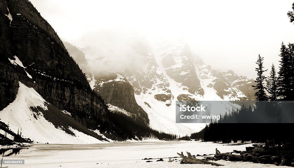 Lac Moraine en Sépia - Photo de Alberta libre de droits