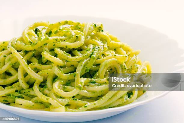 Photo libre de droit de Spaghetti Avec La Sauce Au Pesto banque d'images et plus d'images libres de droit de Ail - Légume à bulbe - Ail - Légume à bulbe, Aliment, Aliments et boissons