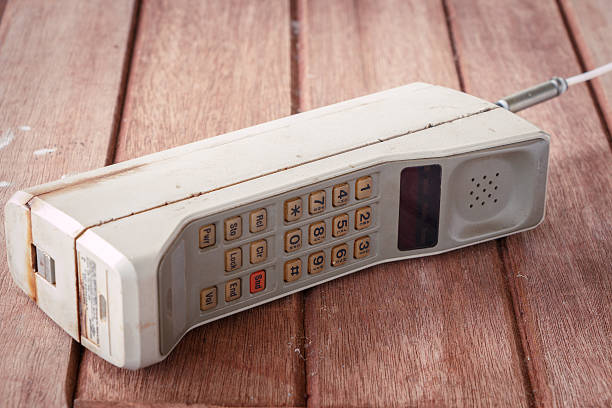 vintage telefono cellulare - telephone keypad old white foto e immagini stock