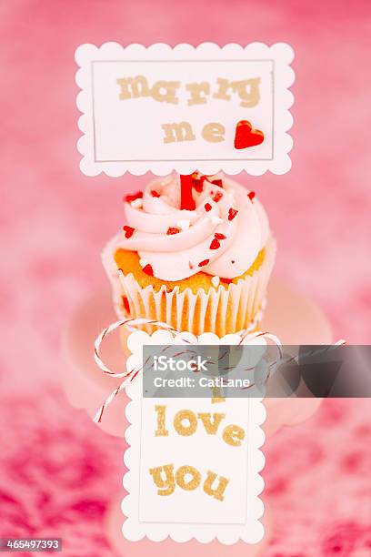 Wedding Cupcake With Marry Me Sign Stock Photo - Download Image Now - Cake, Cakestand, Celebration