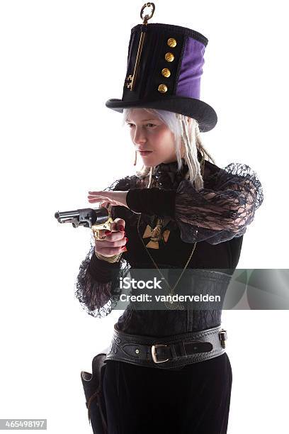 Steampunk Gunfighter Aislado En Blanco Foto de stock y más banco de imágenes de 20 a 29 años - 20 a 29 años, Adulto, Adulto joven