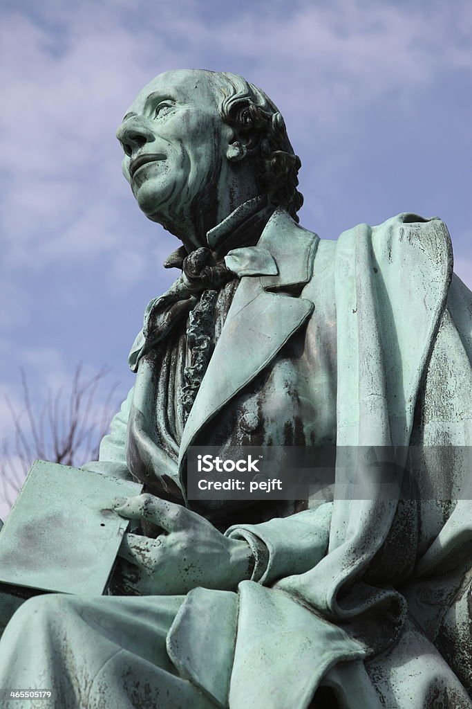 Hans Christian Andersen famoso poeta in Kongens hanno - Foto stock royalty-free di Bronzo