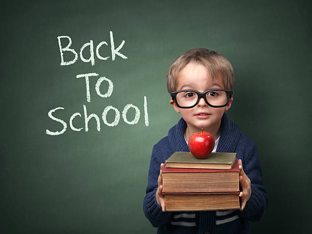 学校に戻る - back to school blackboard education apple ストックフォトと画像