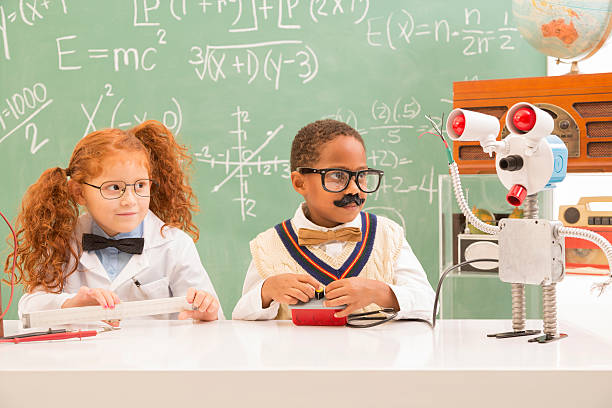 la educación: retro niños de crear robots in science lab. - child back to school mustache african ethnicity fotografías e imágenes de stock