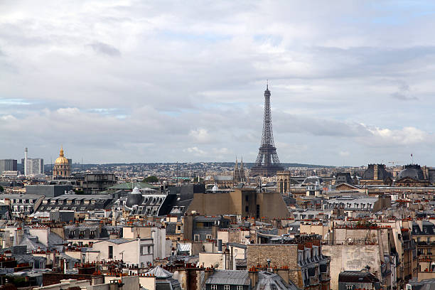 мировая достопримечательность - paris france roof apartment aerial view стоковые фото и изображения