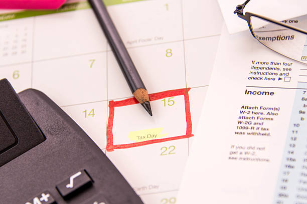 istock Calendar with a red box around April 15th 465529770