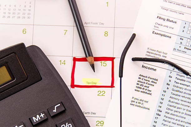 istock Calendar with a red box around April 15th 465533194