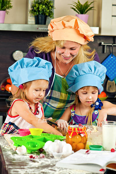 istock Family at the kitchen 465537951