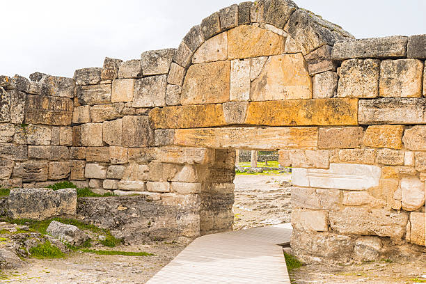 hierapolis - unesco world heritage site antalya famous place pamukkale стоковые фото и �изображения