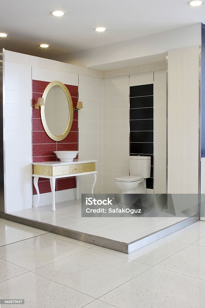 Lavabo et cabinet de toilette - Photo de A la mode libre de droits
