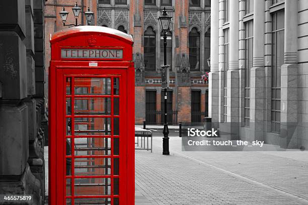 Cabine De Telefone Vermelho - Fotografias de stock e mais imagens de Birmingham - Inglaterra - Birmingham - Inglaterra, Cabina telefónica vermelha, Alto-Contraste