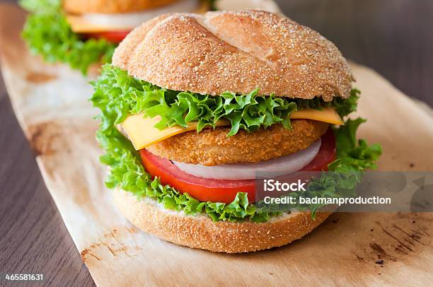 Photo libre de droit de Fishburger Gros Plan banque d'images et plus d'images libres de droit de Aliment - Aliment, Aliment en portion, Aliment frit