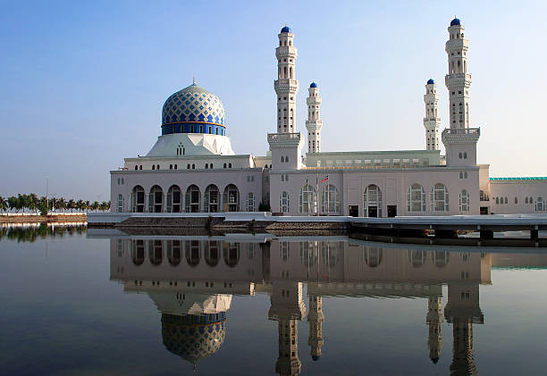 istock Likas floating mosque. Borneo, Malaysia. 465600071