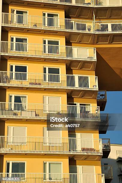 Windows 및 발코니 0명에 대한 스톡 사진 및 기타 이미지 - 0명, 건물 외관, 건물 정면