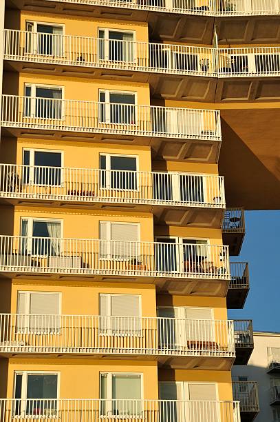 windows e gradis - plattenbau homes architectural detail architecture and buildings imagens e fotografias de stock