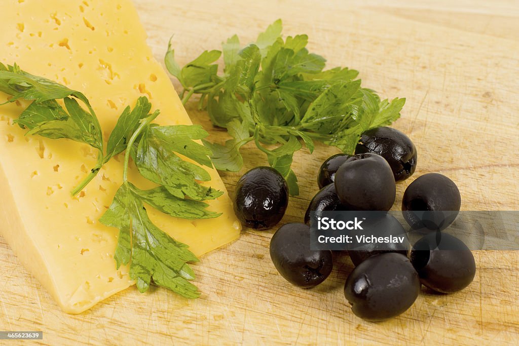 olives noires et fromage - Photo de Agriculture libre de droits