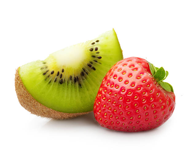 fruta kiwi e morango - strawberry portion fruit ripe imagens e fotografias de stock