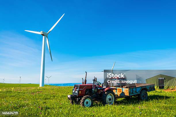 Poder Moinhos De Geração - Fotografias de stock e mais imagens de Agricultura - Agricultura, Ao Ar Livre, Azul