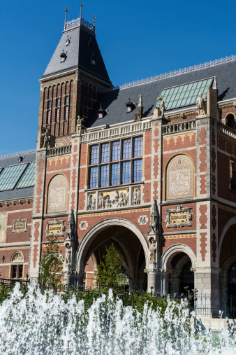 Rijksmuseum (1885) Amsterdam fully renovated during more than ten years with its new fountain (2013)