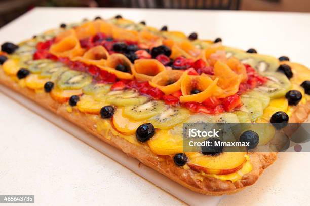 Crostata Di Frutta Fresca - Fotografie stock e altre immagini di Composizione orizzontale - Composizione orizzontale, Crostata di frutta, Dessert