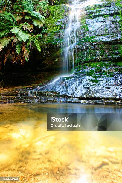 Cascata - Fotografie stock e altre immagini di Acqua - Acqua, Acqua fluente, Ambientazione esterna