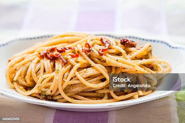 Spaghetti I Pistacja Pesto - zdjęcia stockowe i więcej obrazów Pesto - Pesto, Sycylia, Kultura włoska