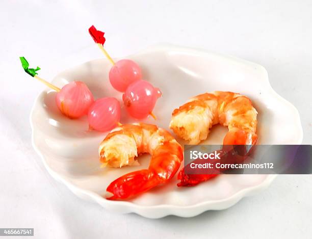 Foto de Camarões Com Cebolas Vermelhas e mais fotos de stock de Almoço - Almoço, Antepasto, Banquete