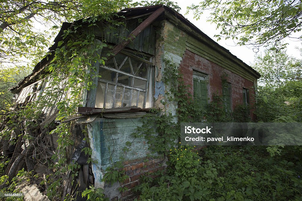 ruins of rural Dom - Zbiór zdjęć royalty-free (Architektura)