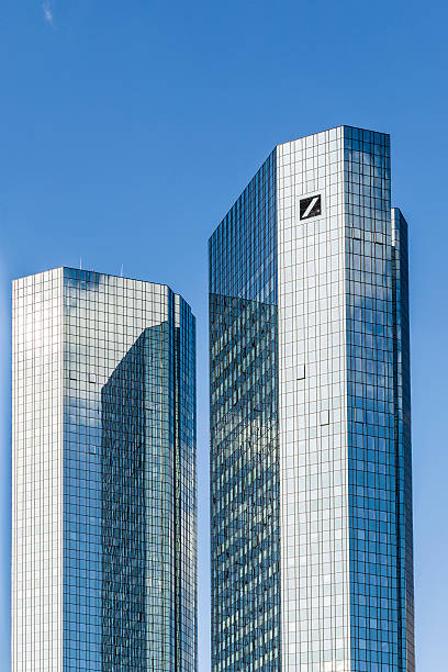 deutsche bank, greentowers in frankfurt - deutsche bank 個照片及圖片檔