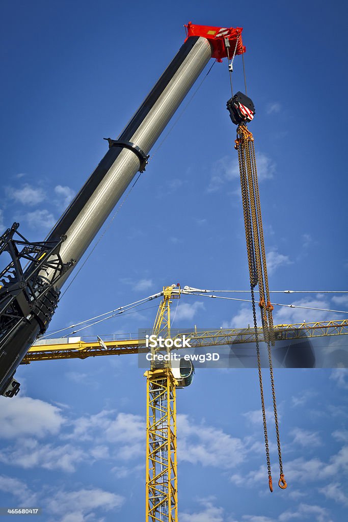 Cranes auf Baustelle - Lizenzfrei Arbeiten Stock-Foto