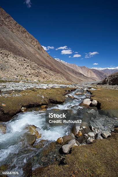 Río Del Himalaya Foto de stock y más banco de imágenes de 2015 - 2015, Aire libre, Asia