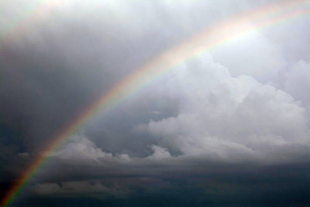 torre rainbow - sommergewitter fotografías e imágenes de stock