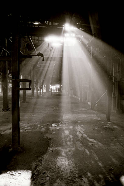 istock Empty Factory with Shafts of Light 465707042