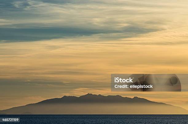 Photo libre de droit de Île Delbe Au Coucher Du Soleil banque d'images et plus d'images libres de droit de Beauté de la nature - Beauté de la nature, Bleu, Brouillard