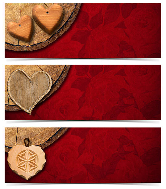 banners y corazones de madera - velvet red center textile fotografías e imágenes de stock