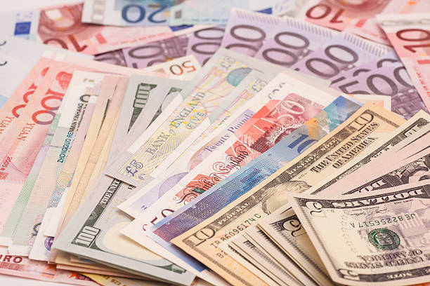 istock International currencies 465757222