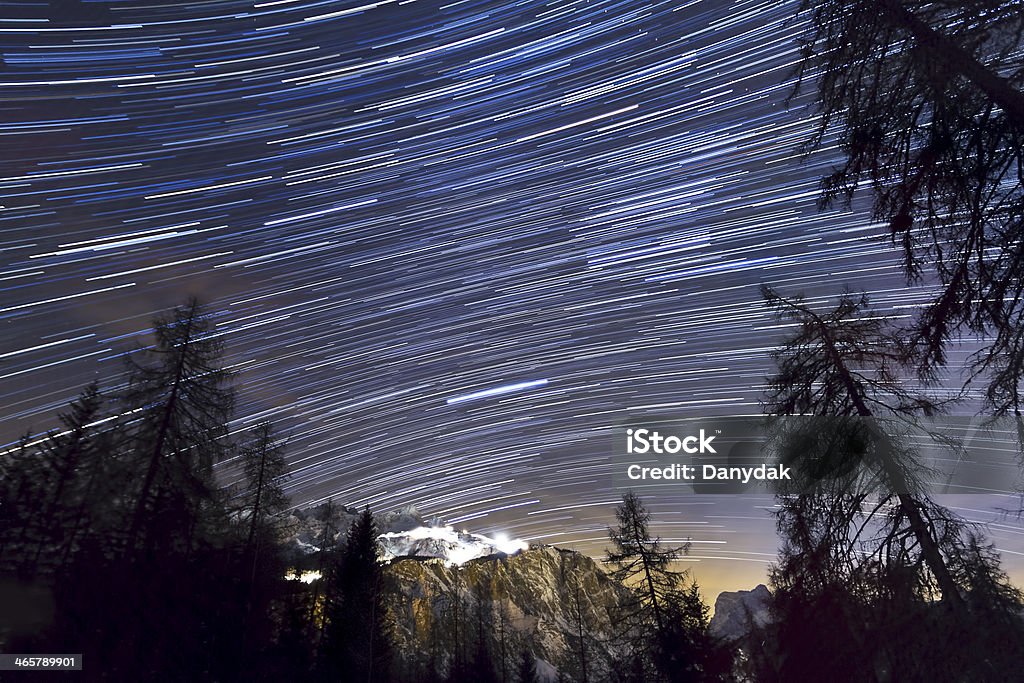 Startrail Monte Faloria - Foto de stock de Fotografia - Imagem royalty-free