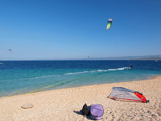 kitesurfing - kiteboarding sunlight croatia dalmatia 뉴스 사진 이미지