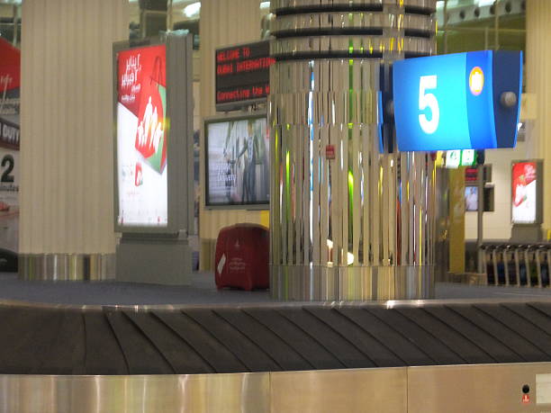 la versione più recente del terminal 3 (emirati arabi uniti) presso l'aeroporto internazionale di dubai, emirati arabi uniti - dubai united arab emirates airport indoors foto e immagini stock