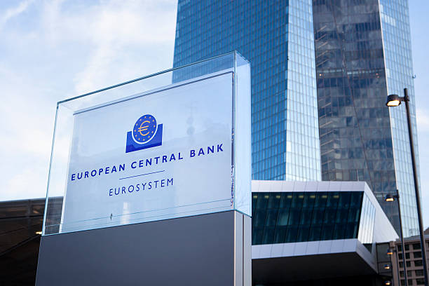 ezb, die europäische zentralbank in frankfurt, deutschland - ecb stock-fotos und bilder