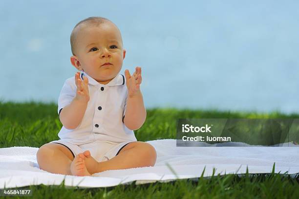 Europa 10 Monate Altes Baby Stockfoto und mehr Bilder von 12-23 Monate - 12-23 Monate, 6-11 Monate, Auf dem Boden sitzen