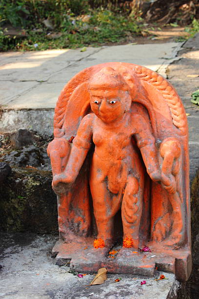 montanhas hindu godess escultura em trimbakeshwar - shivalinga imagens e fotografias de stock