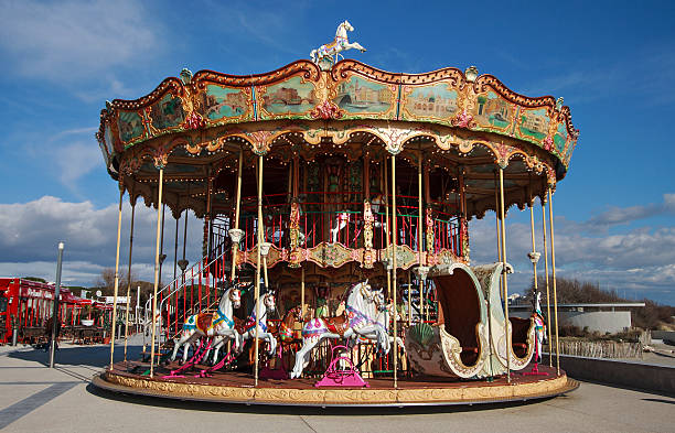 carrusel - carousel horses fotografías e imágenes de stock