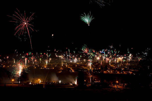 New Year’s Eve Fireworks over Oberstdorf in the Allgäu funkeln stock pictures, royalty-free photos & images
