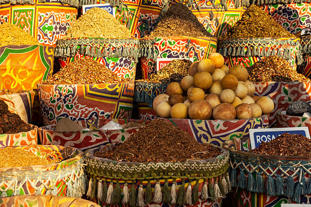 istock Street shop 465873934