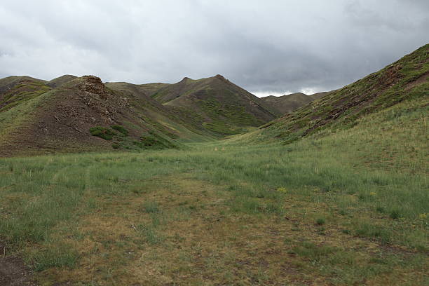 landschaften der mongolei - regenwetter fotografías e imágenes de stock