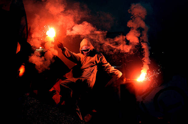 fãs de futebol americano - hooligan - fotografias e filmes do acervo