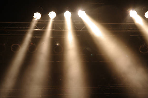 stagelights - road reflector photos et images de collection