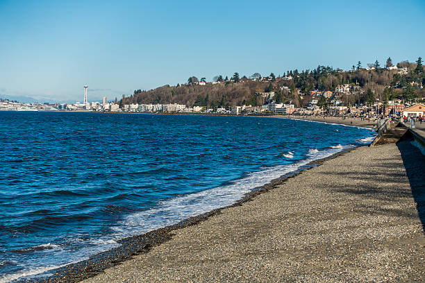 alki plaża w west seattle - alki beach zdjęcia i obrazy z banku zdjęć